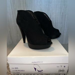 Bakers suede ankle booties. Size 7